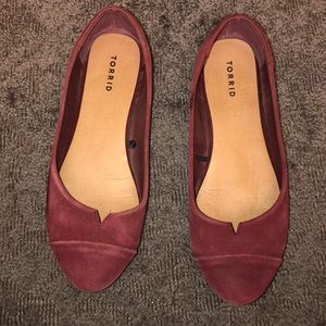 Torrid size 11 red flats lightly worn